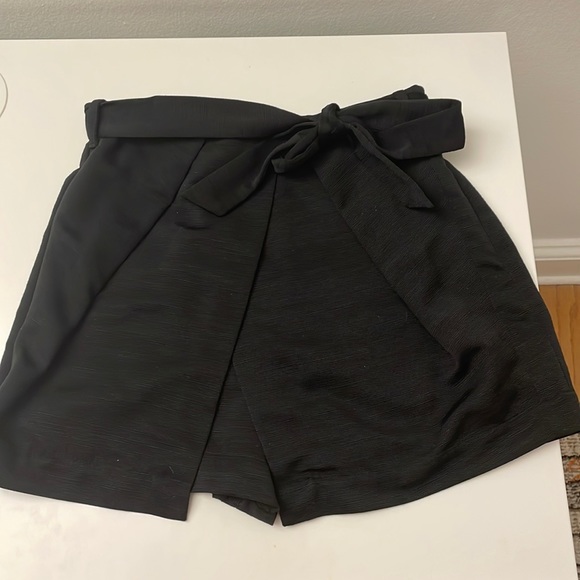 Topshop Pants - Topshop black skort